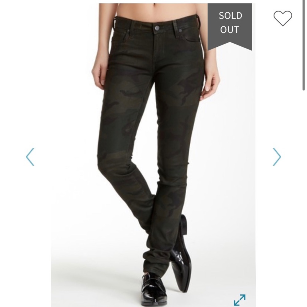 TEXTILE Elizabeth and James Camo Debbie Jeans